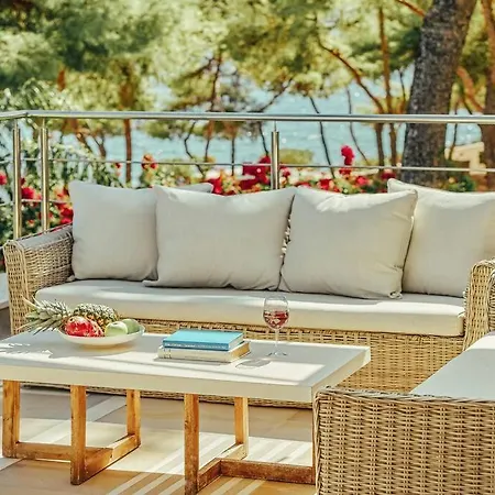 Agioi Villa